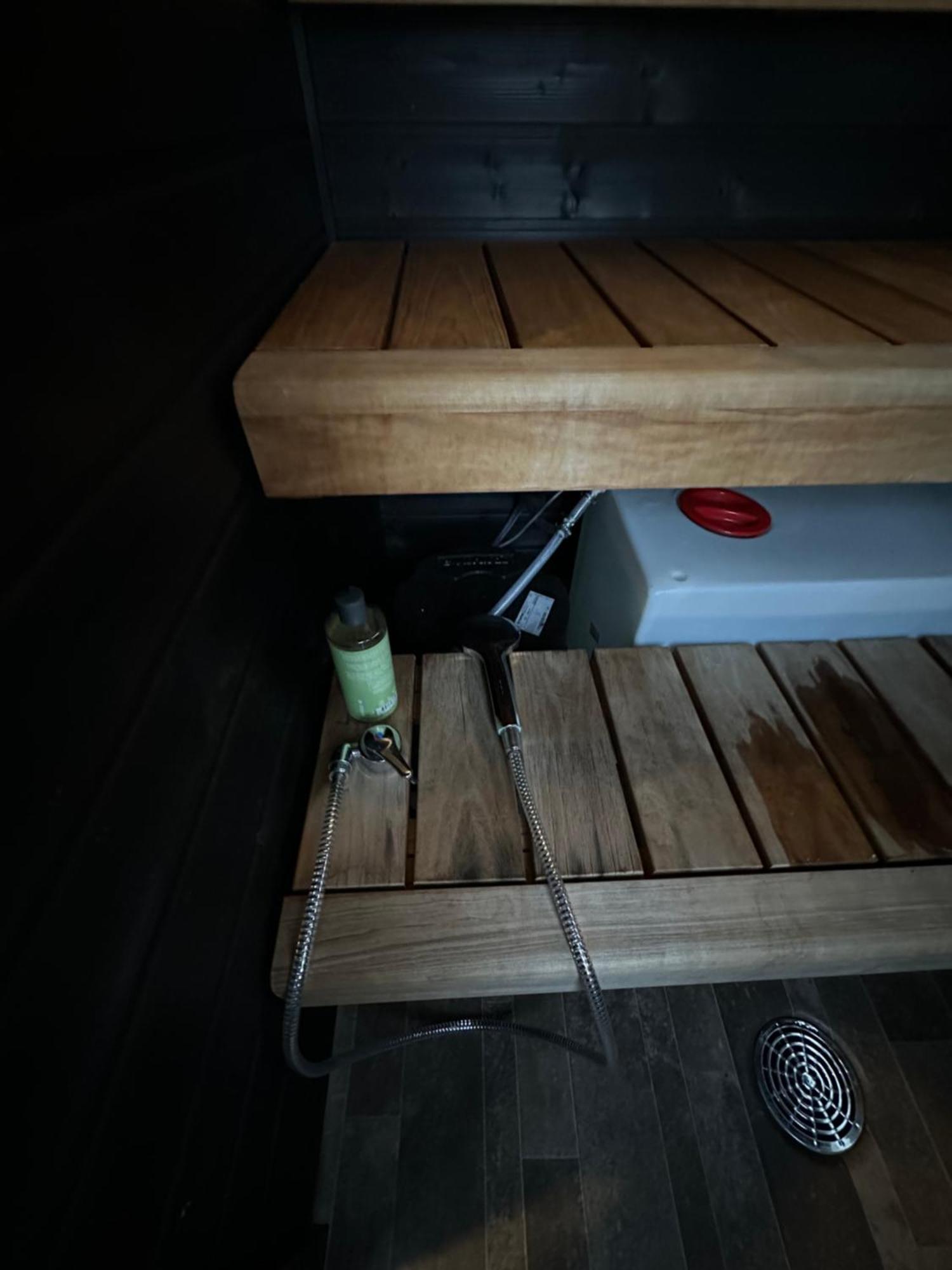 רובניימי Aurora Forest Lodge מראה חיצוני תמונה